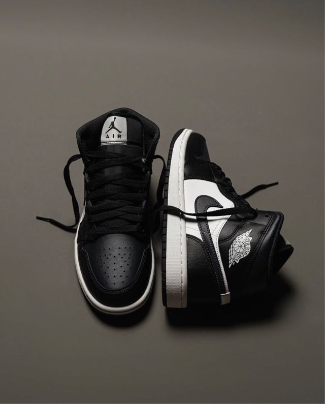 Jordan 1 Mid Off Noir⚪️⚫️