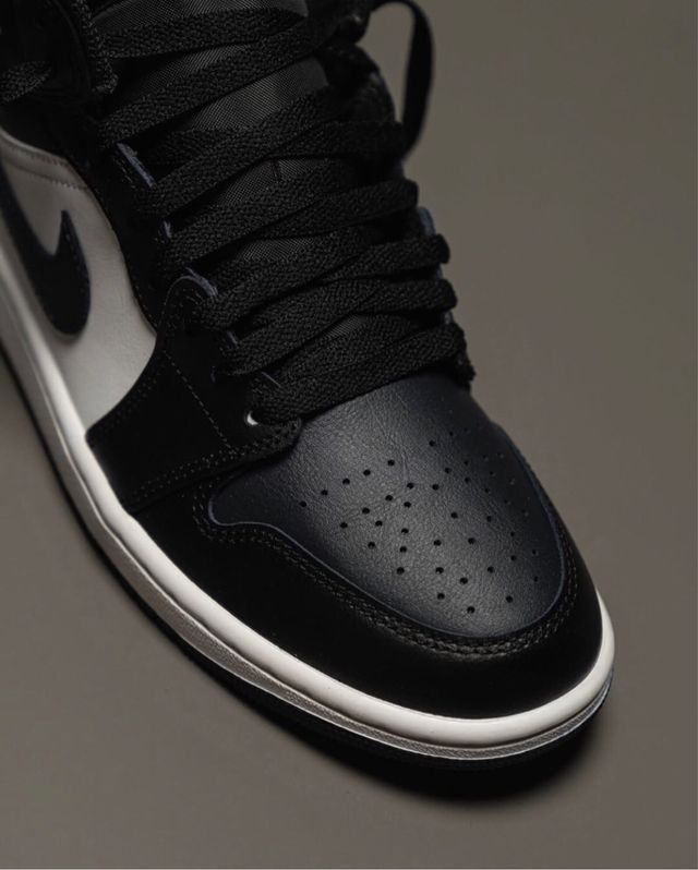 Jordan 1 Mid Off Noir⚪️⚫️