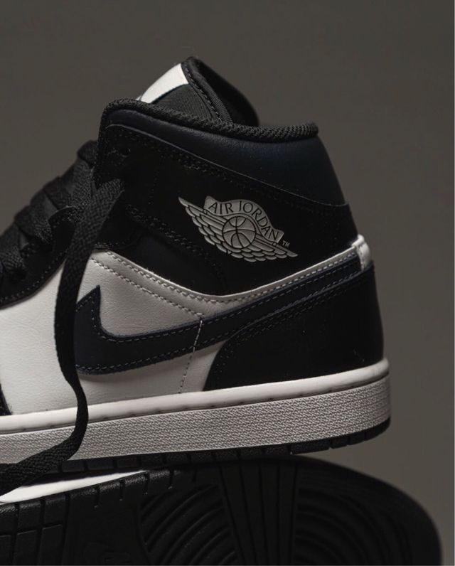 Jordan 1 Mid Off Noir⚪️⚫️