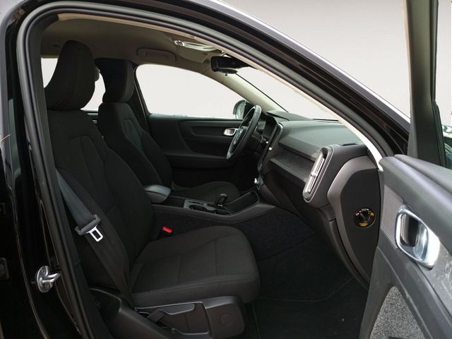 Volvo XC40 Momentum Core 2WD