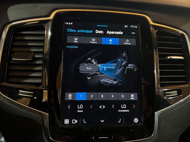 Volvo XC90 Core Recharge Plug-In Hybrid AWD