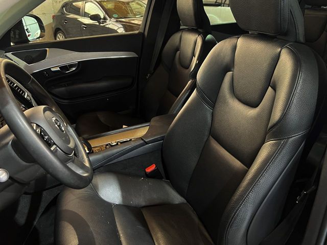 Volvo XC90 Core Recharge Plug-In Hybrid AWD