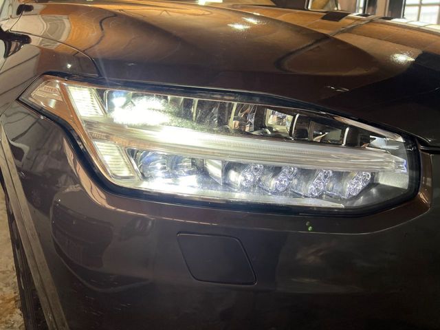 Volvo XC90 Core Recharge Plug-In Hybrid AWD