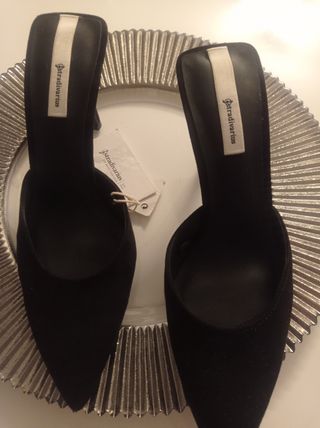 Zapatos Mule negros.37