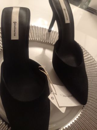 Zapatos Mule negros.37