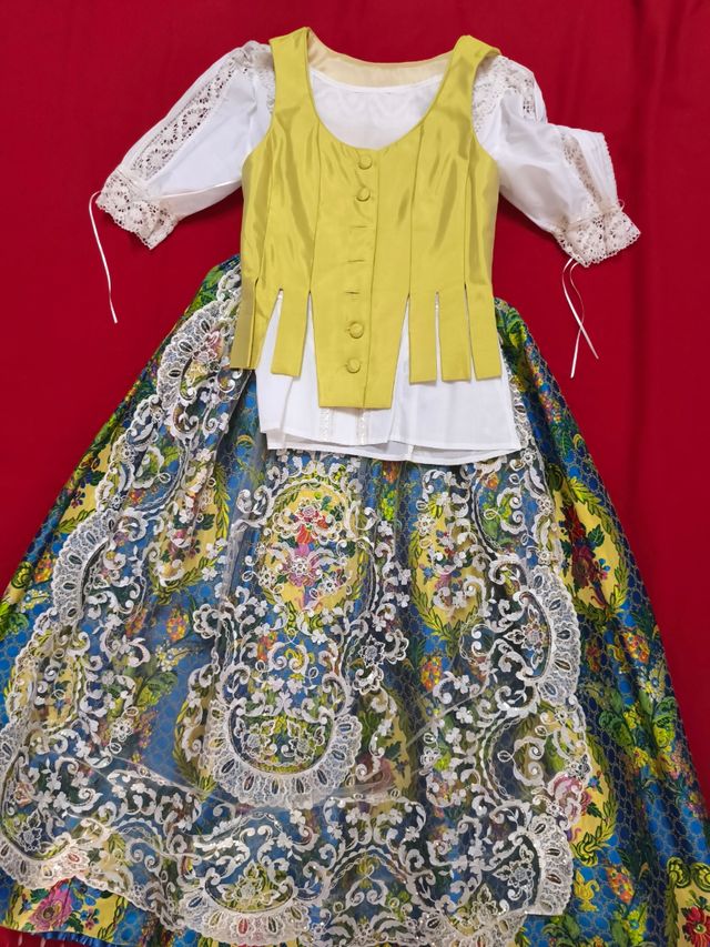 Traje fallera completo 12 años en Valencia