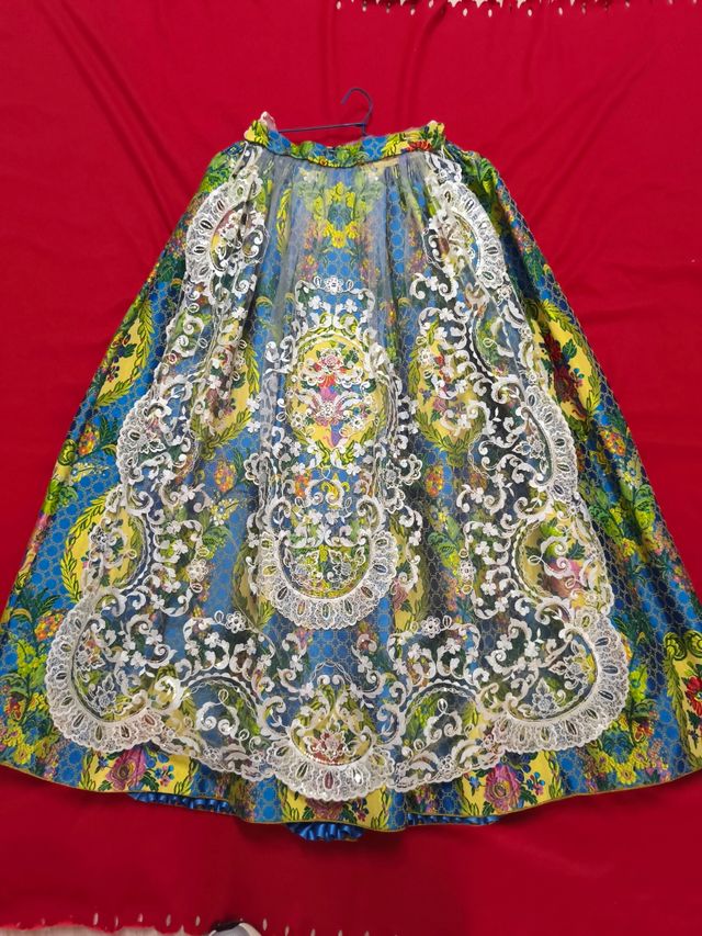 Traje fallera completo 12 años en Valencia