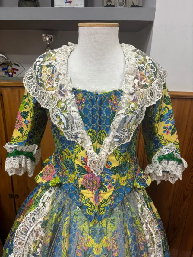 Traje fallera completo 12 años en Valencia