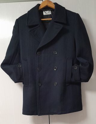 Chaquetón Armani, tipo abrigo corto para hombre