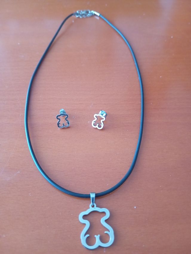 Collar mujer muy elegante con cordón negro.