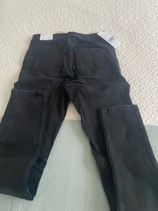 Pantalón nuevo Mango