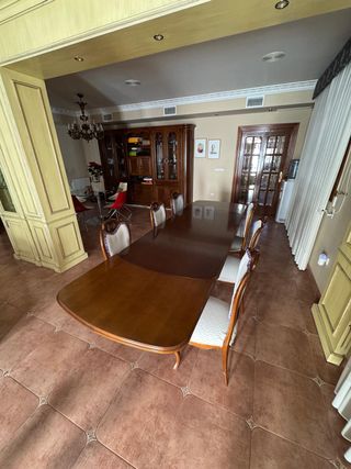 Mesa con 6 sillas