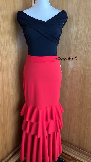 Falda roja de flamenca con volantes 38/40 feria