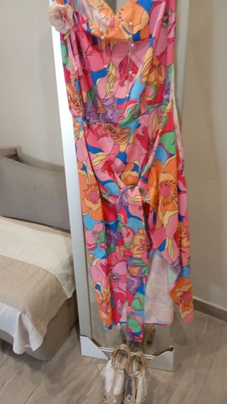 Abito asimmetrico:sandalo