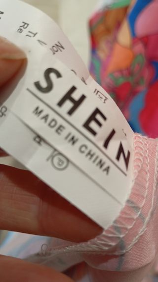 Abito asimmetrico:sandalo