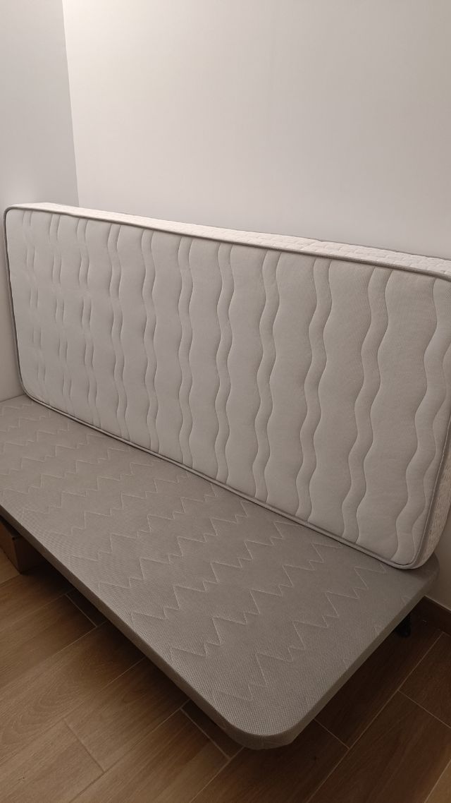Cama. Colchón mas tapiflex 90 x 200