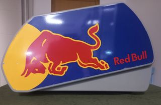 NEVERA MINI REDBULL HORIZONTAL