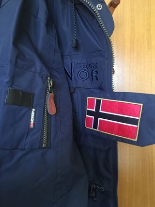 PARKA NORWAY y ZAPATILLAS MUJER