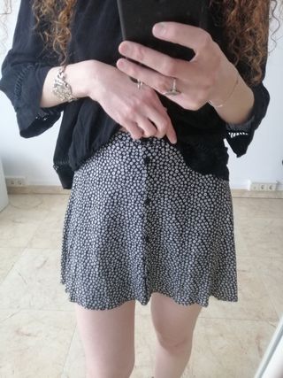 Falda botones flores