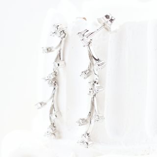 Pendientes alargados con brillantes