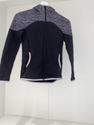 Cahqueta fina deportiva negra