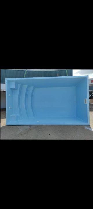 *PISCINAS DE POLIÉSTER *