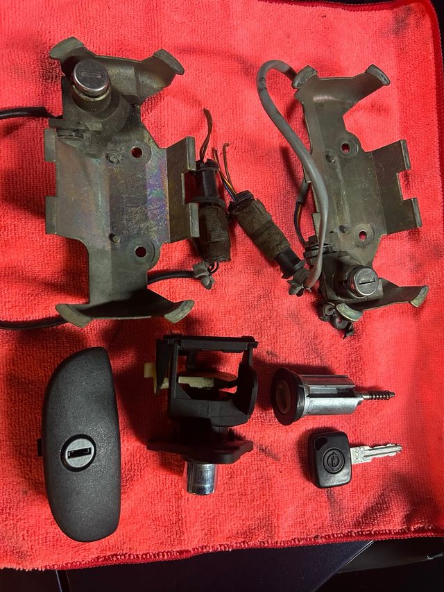 Juego de cerraduras corsa B gsi