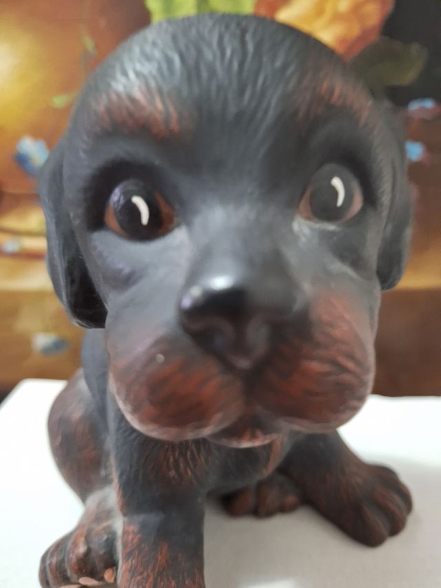 Scultura ceramica di cucciolo rottweiler