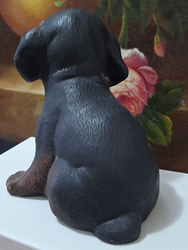 Scultura ceramica di cucciolo rottweiler