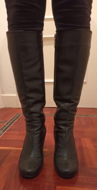 Botas altas negras de piel