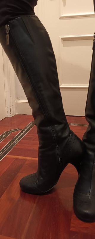 Botas altas negras de piel