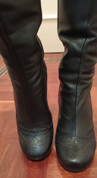 Botas altas negras de piel