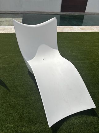 Tumbona de jardín de diseño moderno en polietileno