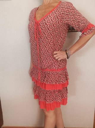 VESTIDO, PEDRO DEl HIERRO,Coral alegre,seda flores