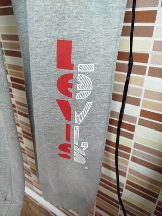 Pantalón Levis nuevo 