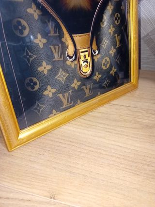 Dipinto a pecorina su una borsa Louis Vuitton