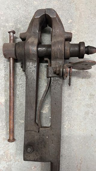 Tornillo de Herrero en Acero de Fundición