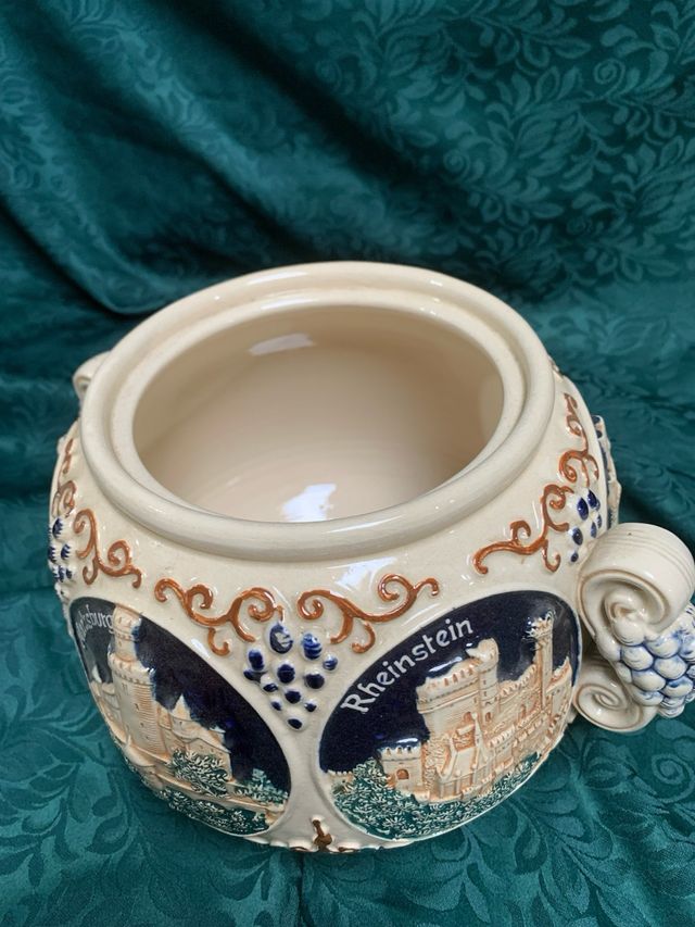 Sopera porcelana servidor de vino