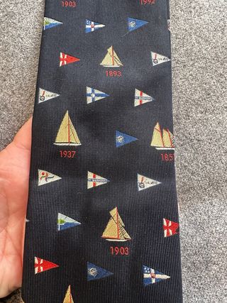 Corbatas Loewe, Vuitton, Dupont y Burberry