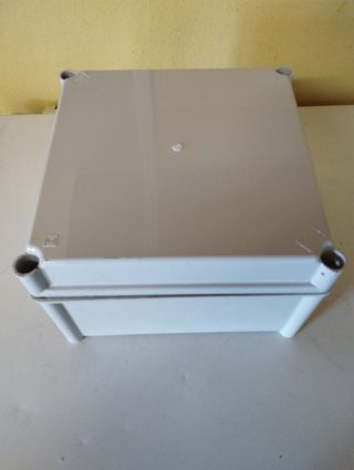 Caja estanca