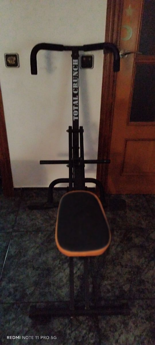Máquina de hacer ejercicio  TOTAL CRUNCH