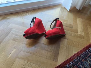 Zapatos de zara rojos zara con cuña unificada