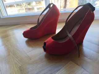 Zapatos de zara rojos zara con cuña unificada