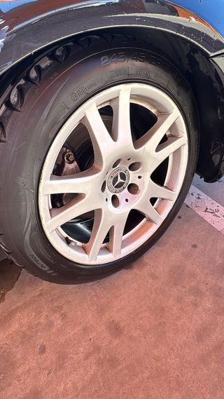 Llantas mercedes CLS
