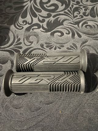 Punhos Benelli TRK 702