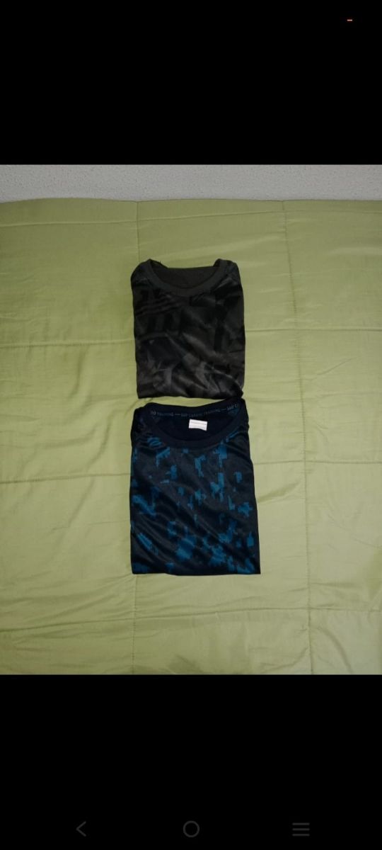 Lote 2 camisetas deportivas. Talla M