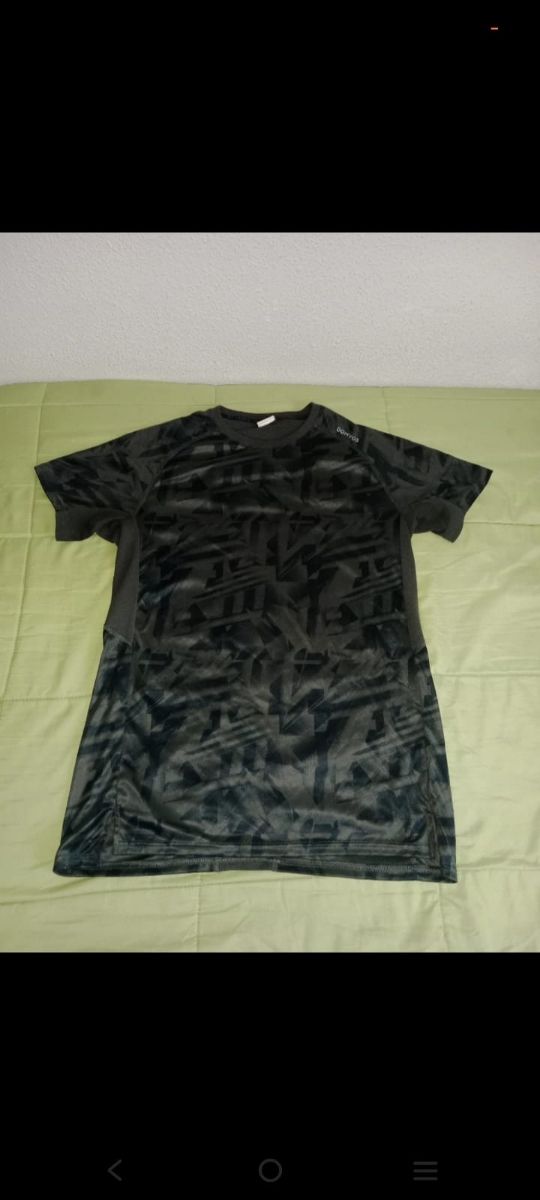 Lote 2 camisetas deportivas. Talla M