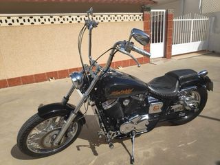 Vendo moto Honda Black Widow 750VT
