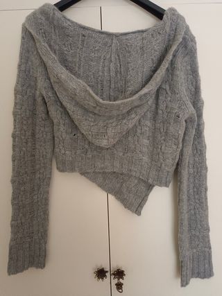 Jersey asimetrico Zara sin estrenar. Con capucha.