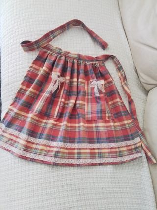 Traje DELANTAL, baturra, aldeana,  niña